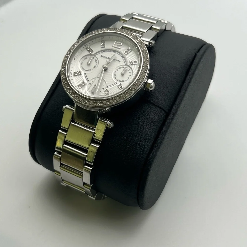 MICHAEL KORS MK5615 Silver Watch with Crystals Working & 3 Extra Links